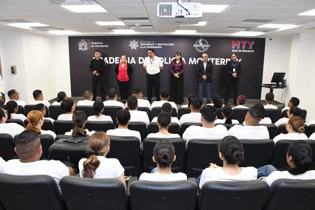 nuevos-cadetes-para-la-academia-de-policía-de-monterrey