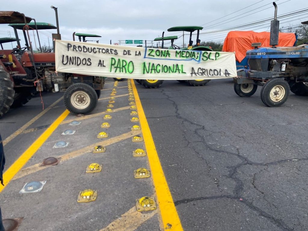 Bloqueo-de-carreteras-Protesta-Nuevo-León-carreteras-federales-transportistas-campesinos