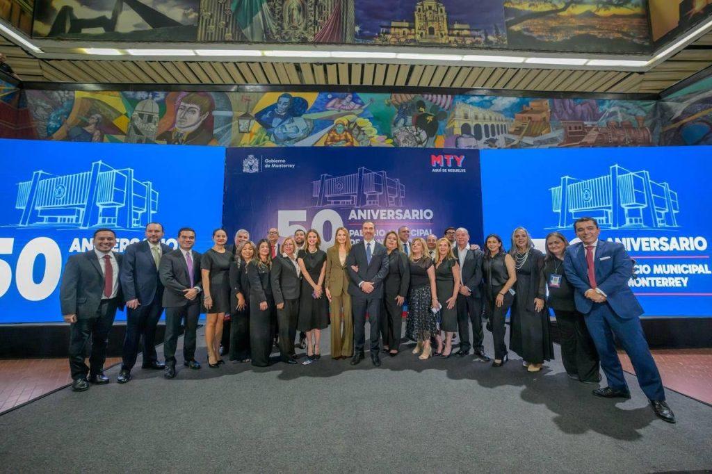 PAN-y-Adrián-de-la-Garza-celebración-en-el-Palacio-Municipal-evento-político-planes-urbanos